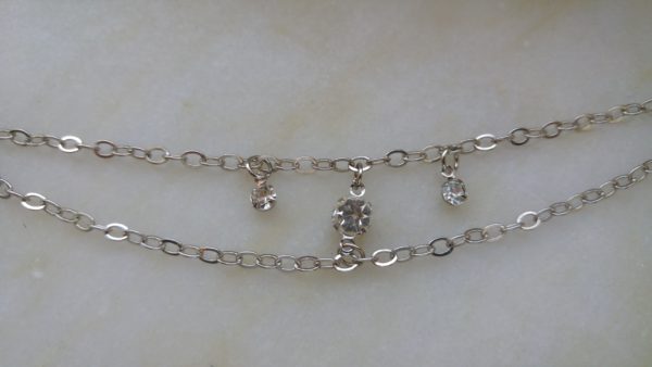 Antiksilverfärgat armband med små strasstenar - Bild 2