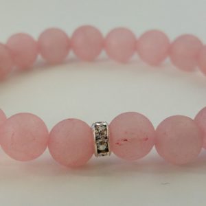 Frostad ljusrosa jade med antiksilverfärgade strassrondeller