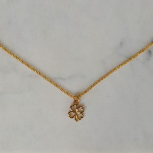 Halsband med en fyrklöver
