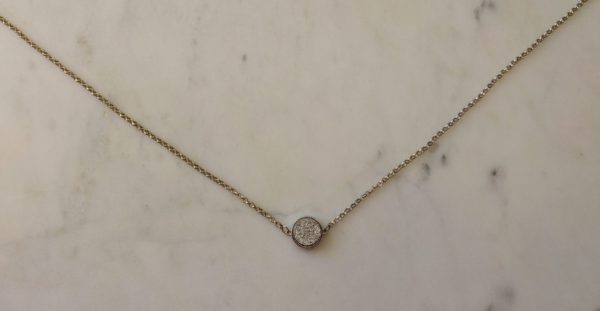 Antiksilverfärgat halsband med en druzyconnector i olika färger - Bild 4