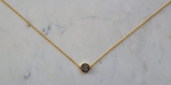 Guldfärgat halsband med en druzyconnector i olika färger - Bild 5