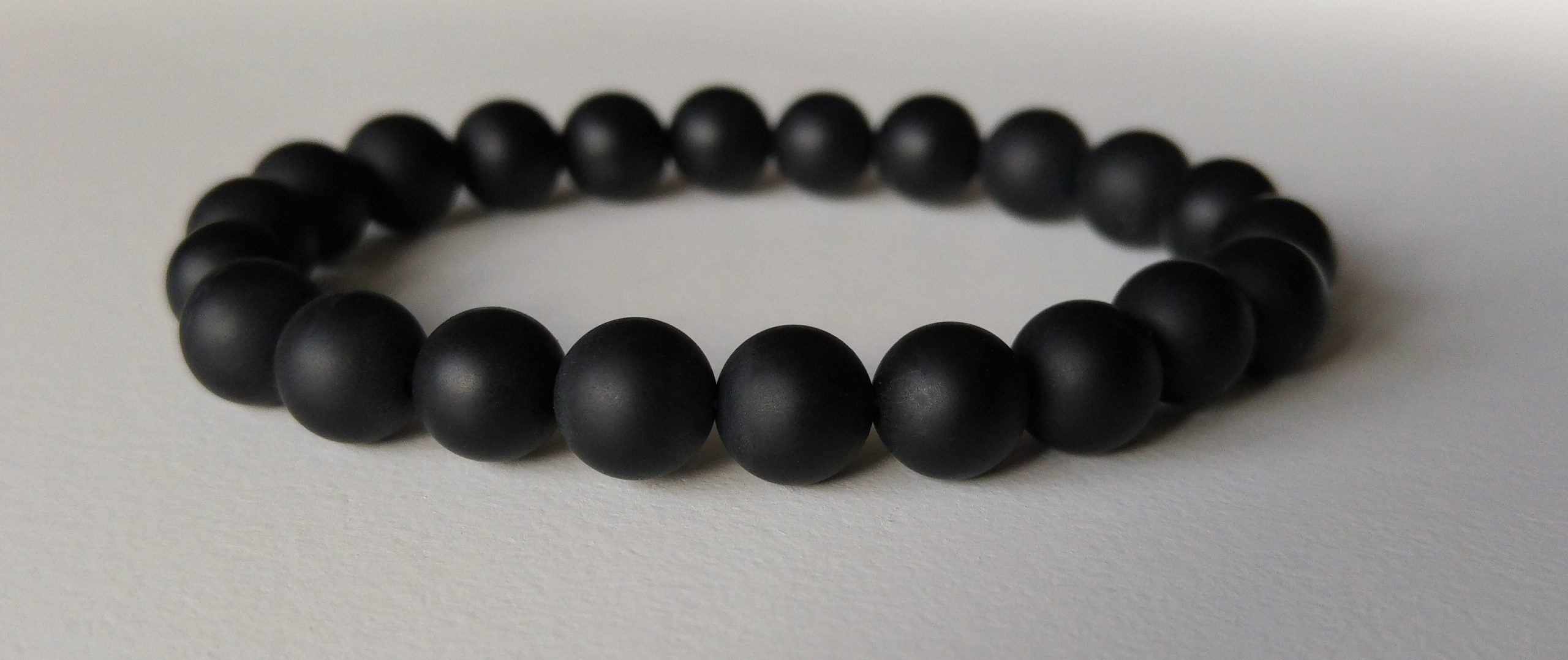 Elastiskt armband med mattsvart agat