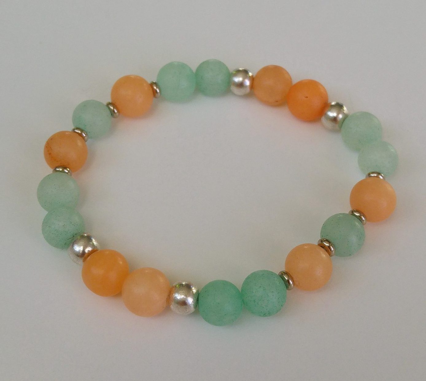 Frostad orange och ljusgrön jade med antiksilverfärgade mellandelar - Bild 2