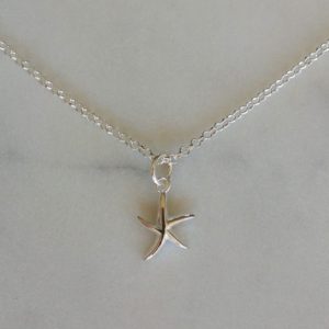 Halsband i sterlingsilver med olika hängsmycken