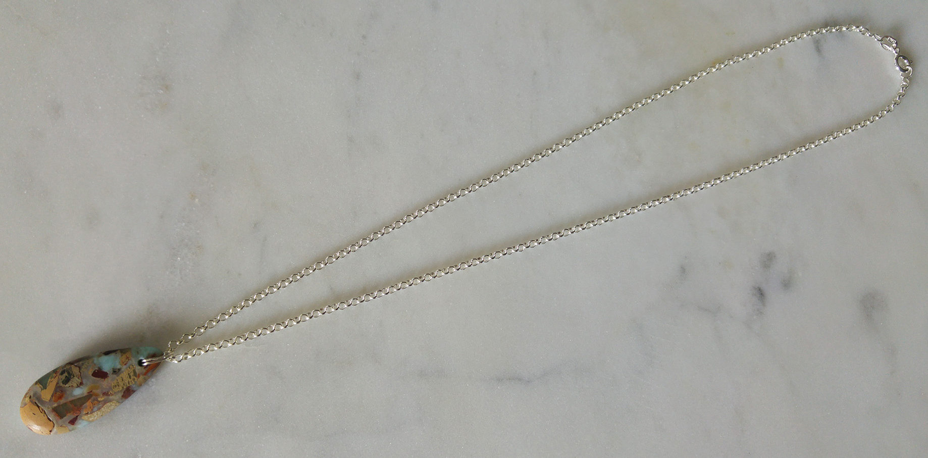 Halsband i äkta silver med ett serpentinhänge - Bild 2